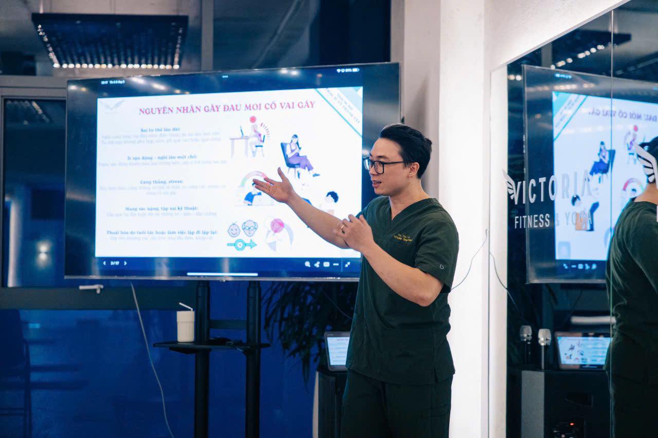 Học viên HLV Yoga YMT Academy